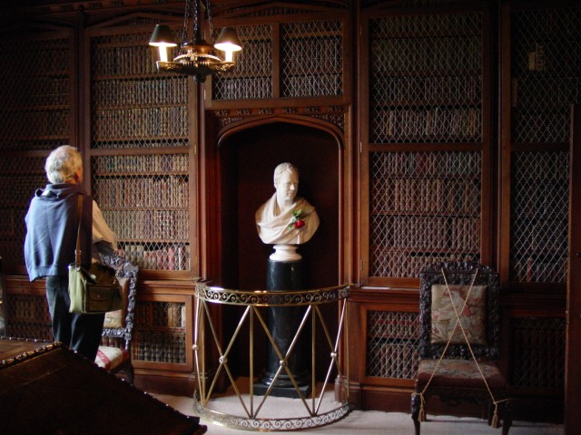 Click to see next photo