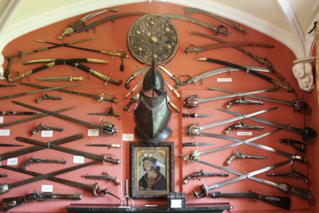 Click to see next photo