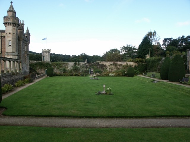 Click to see next photo