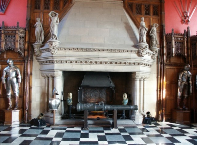 Click to see next photo