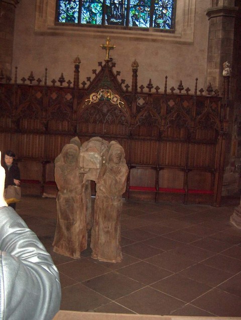 Click to see next photo